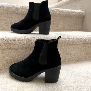 Bootie / Chelsea Boot